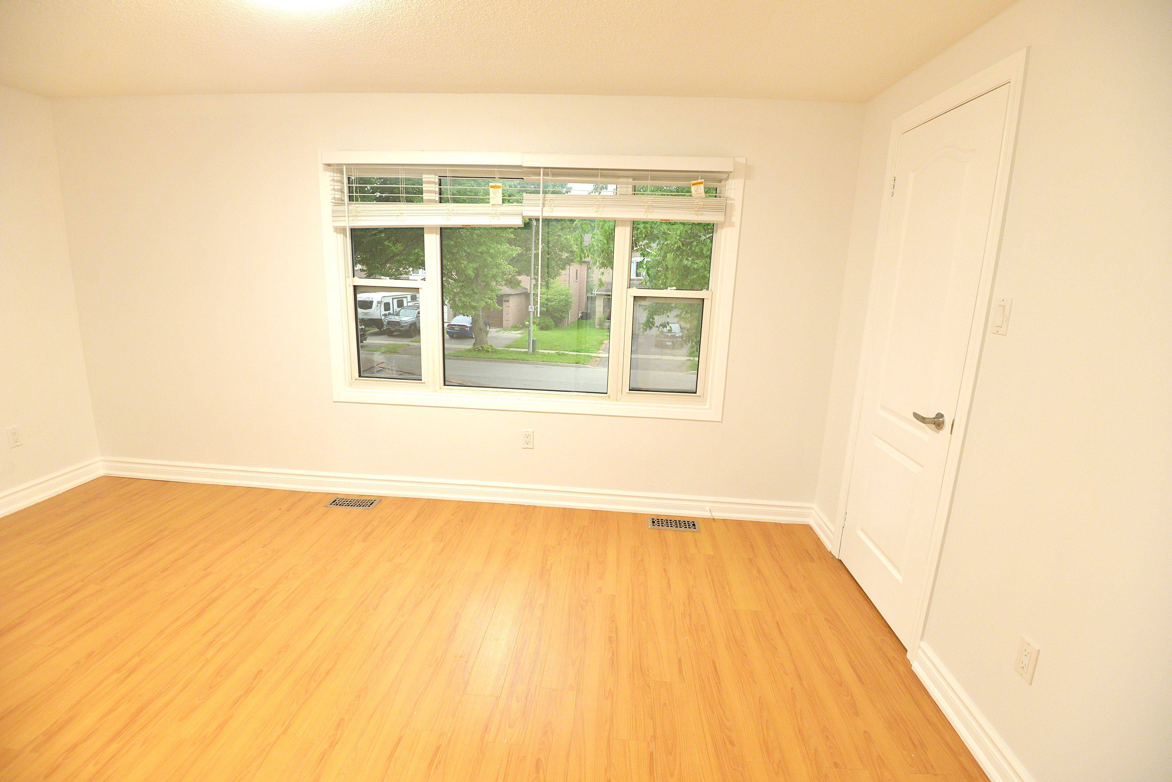 87 Radford DR, Ajax, ON L1T 2E2