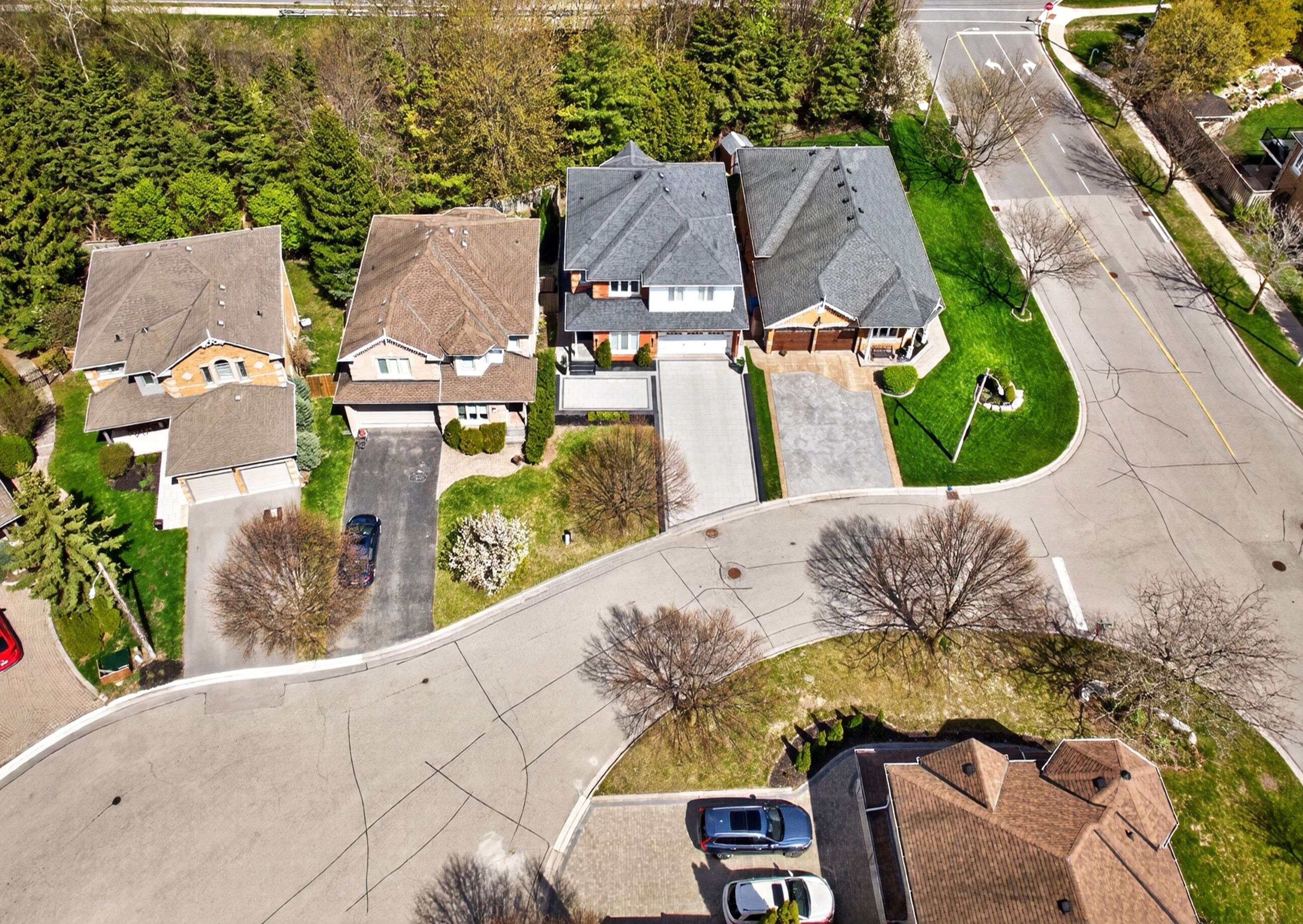 5 Yvonne PL, Aurora, ON L4G 7E5