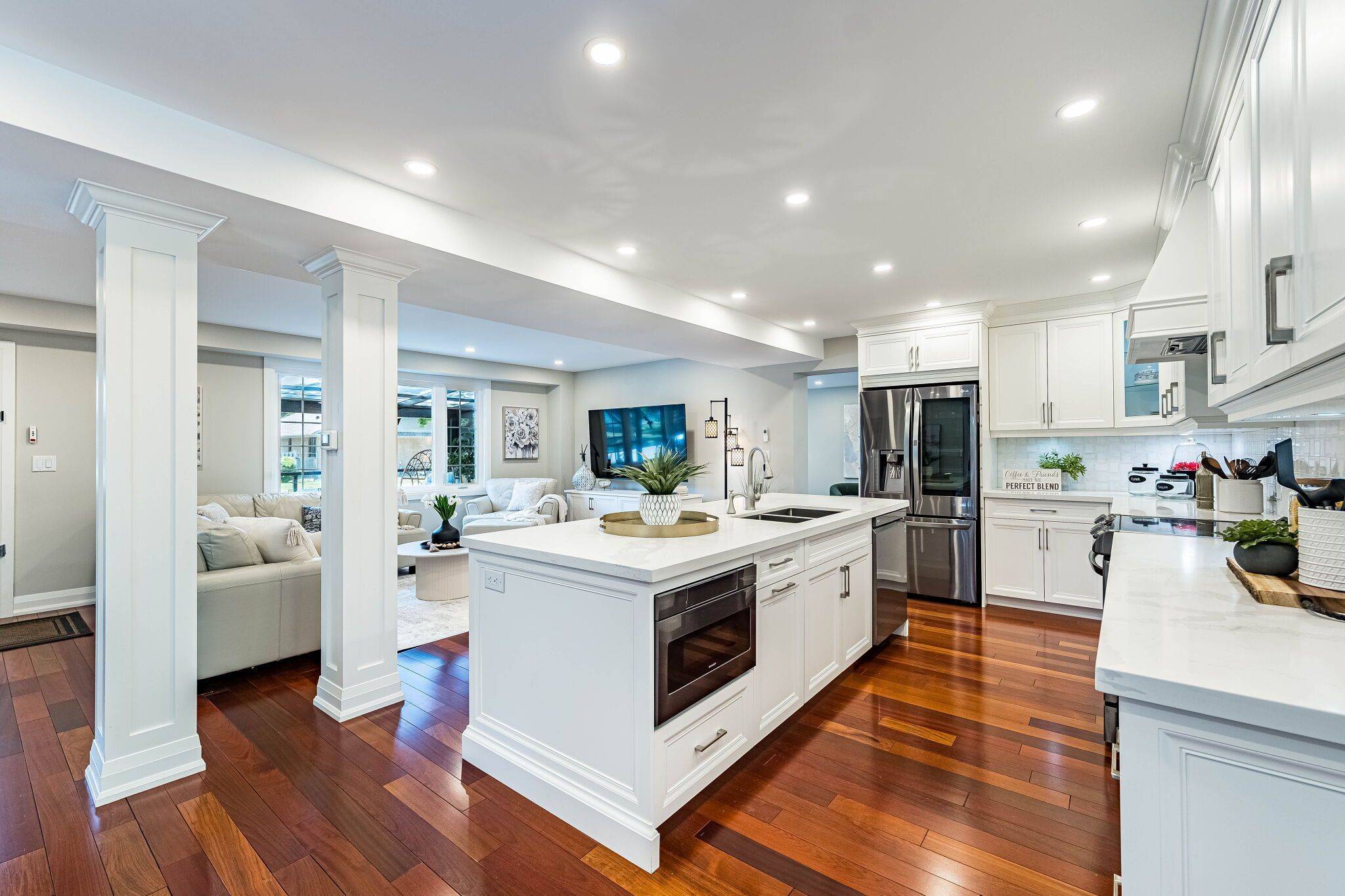 4 Fern ST, Brampton, ON L6Y 1X2