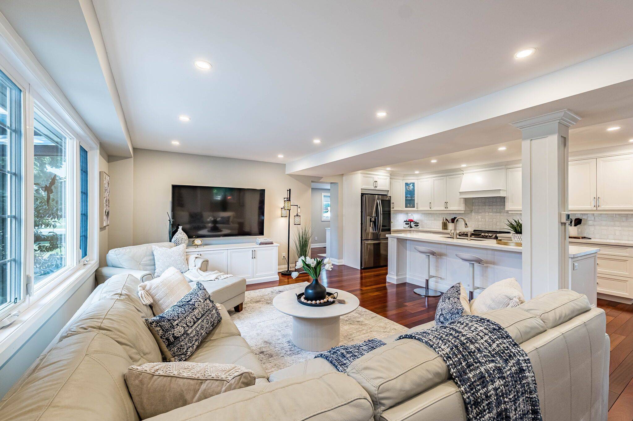 4 Fern ST, Brampton, ON L6Y 1X2