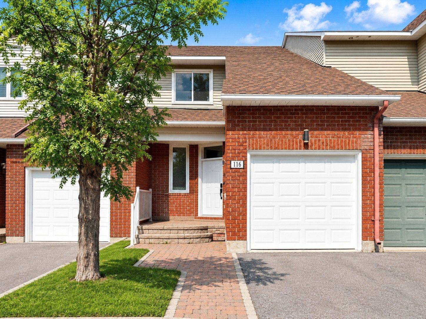 116 HALLEY ST, Barrhaven, ON K2J 3R9