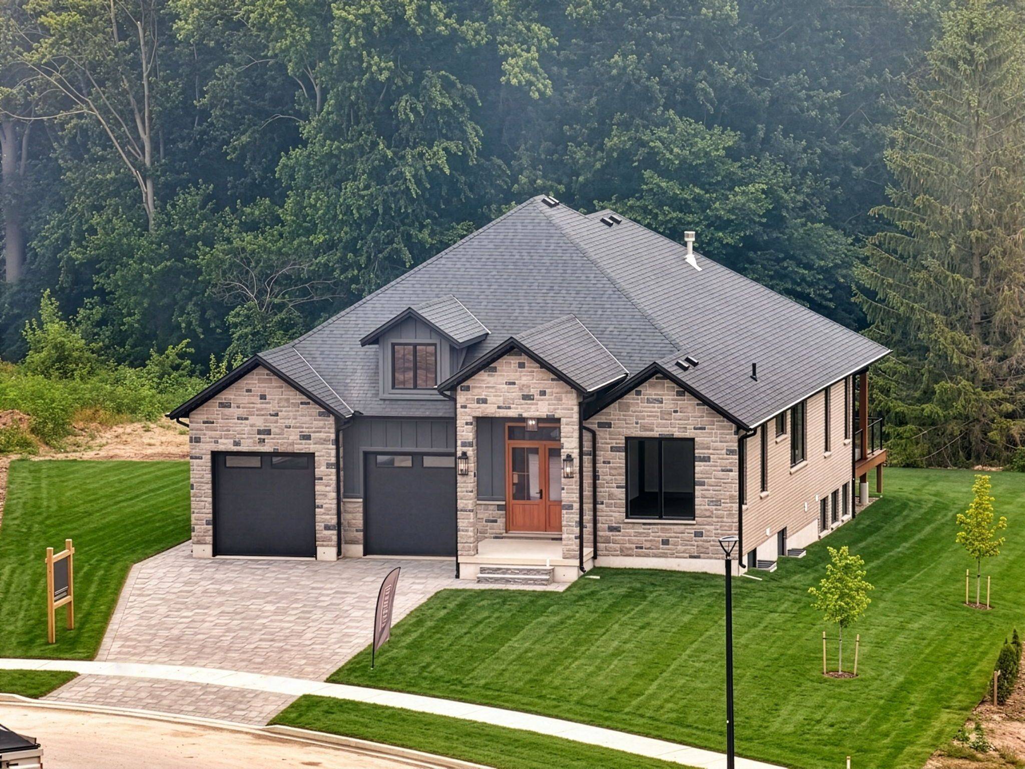 29 Dearing DR, Lambton Shores, ON N0M 1T0