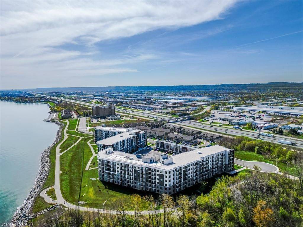 125 Shoreview Placeway #102, Hamilton, ON L8E 0K3