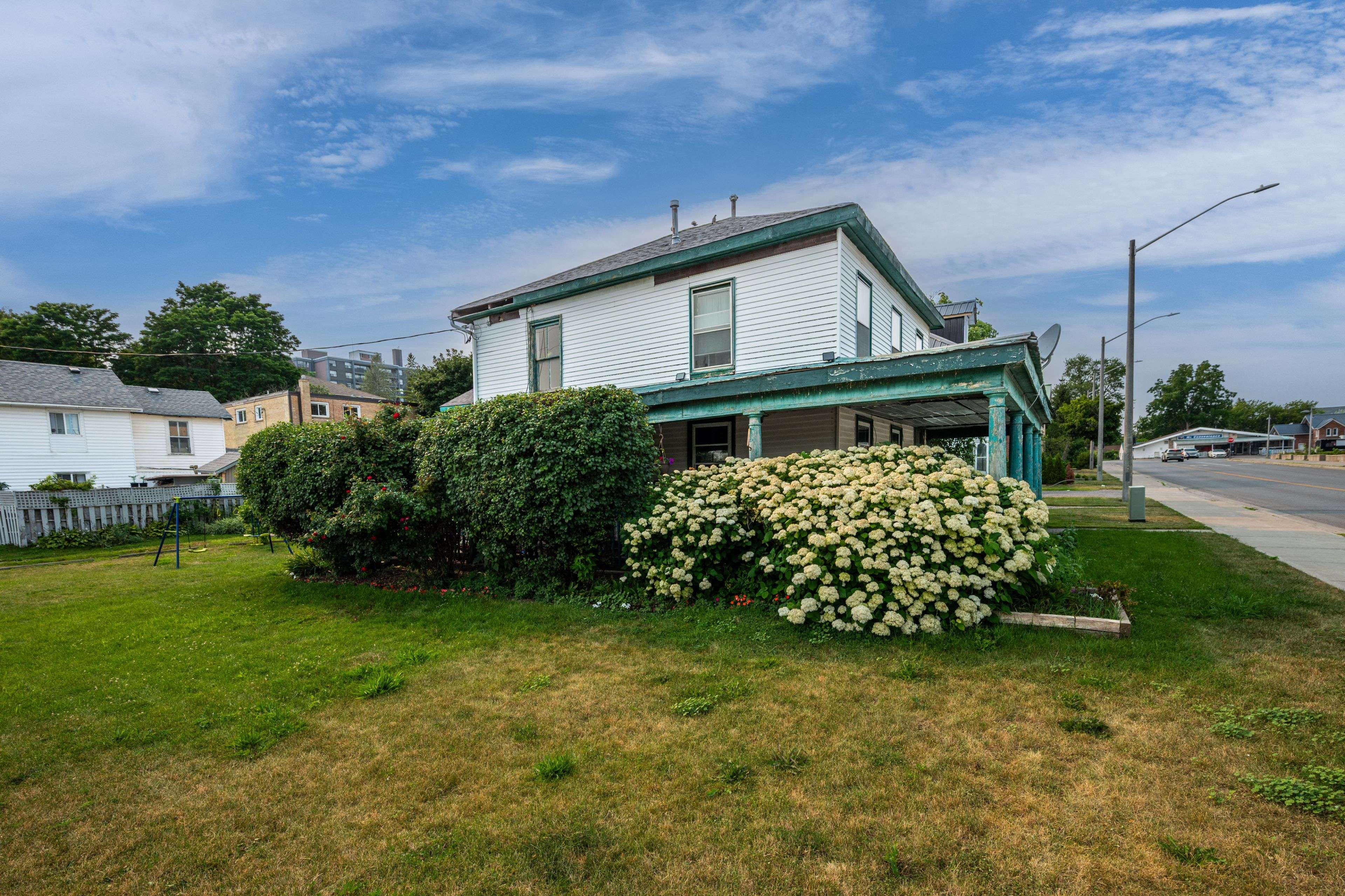 180 James ST, Belleville, ON K8P 3L6