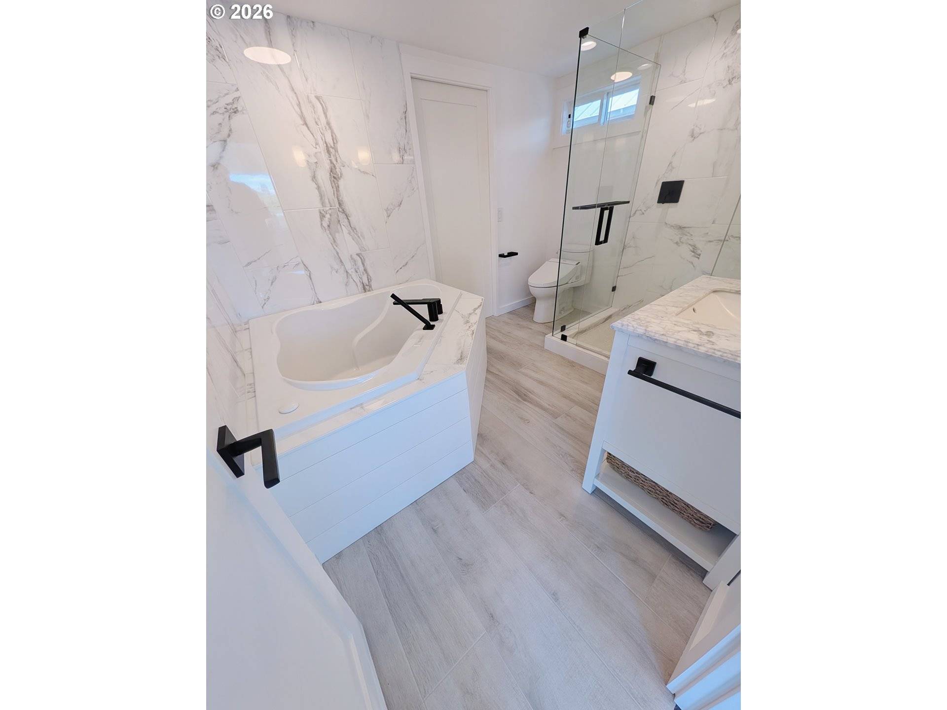 24800 NW Saint Helens RD #L26, Portland, OR 97231