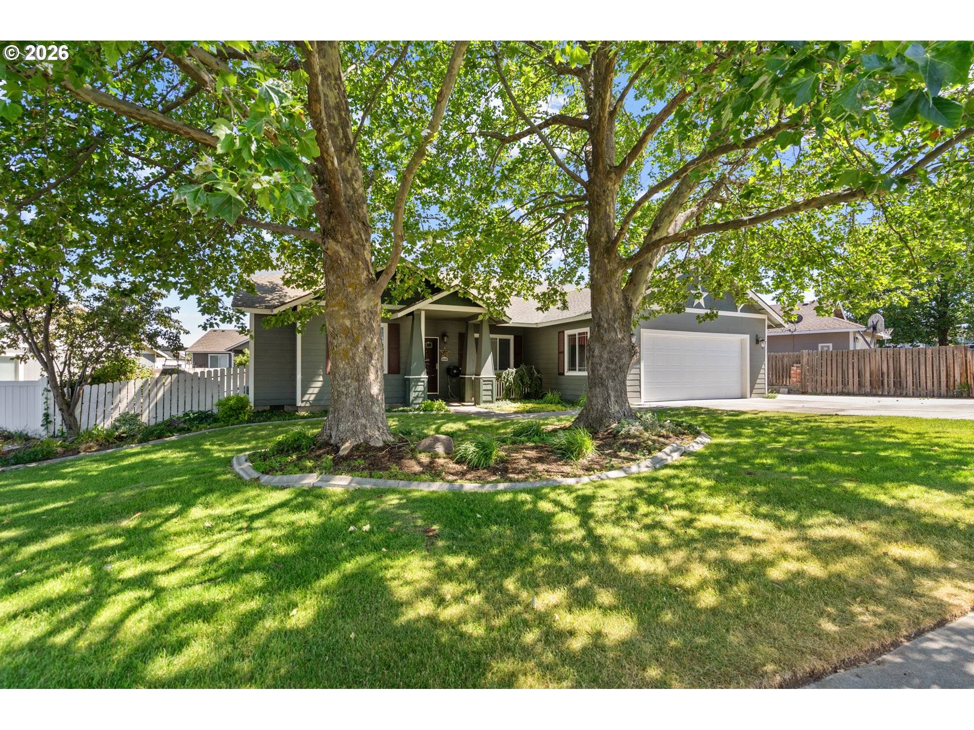 2433 CURLEW ST, Umatilla, OR 97882