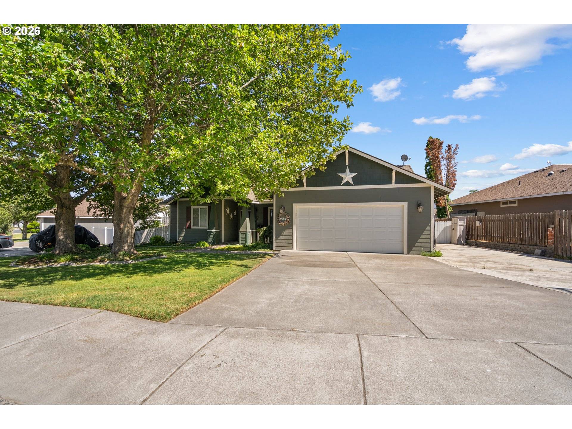2433 CURLEW ST, Umatilla, OR 97882