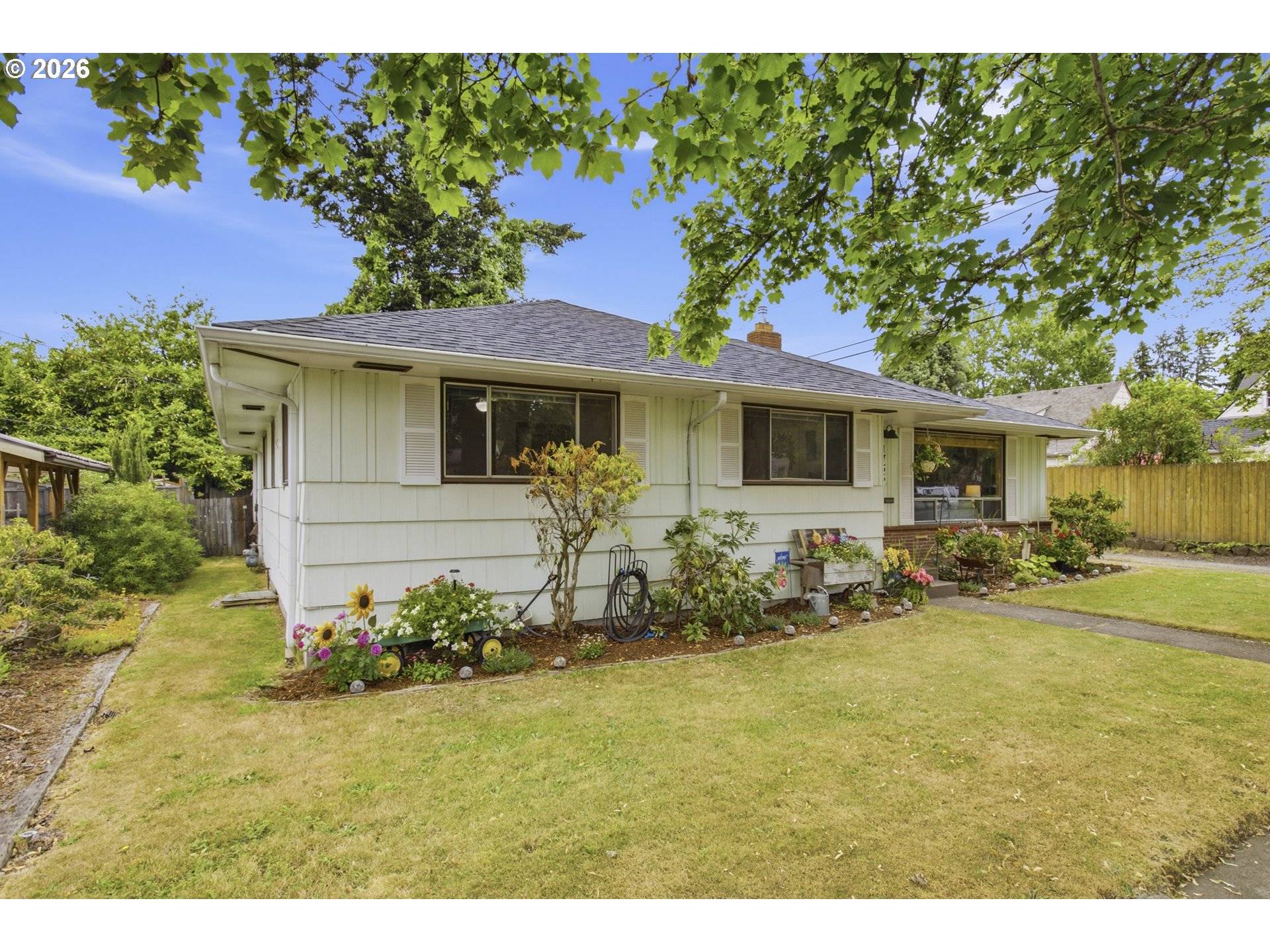 1755 MADISON ST NE, Salem, OR 97301