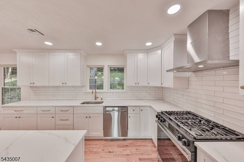 90 Chestnut St, Morristown Town, NJ 07960