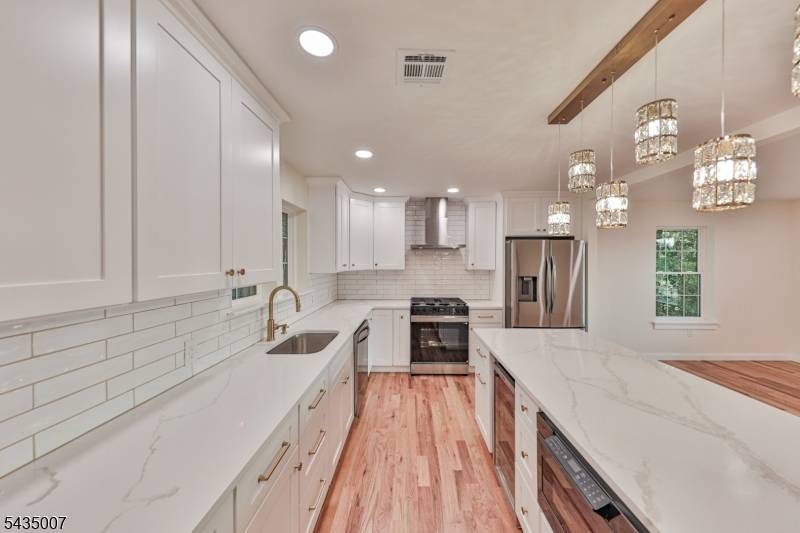 90 Chestnut St, Morristown Town, NJ 07960