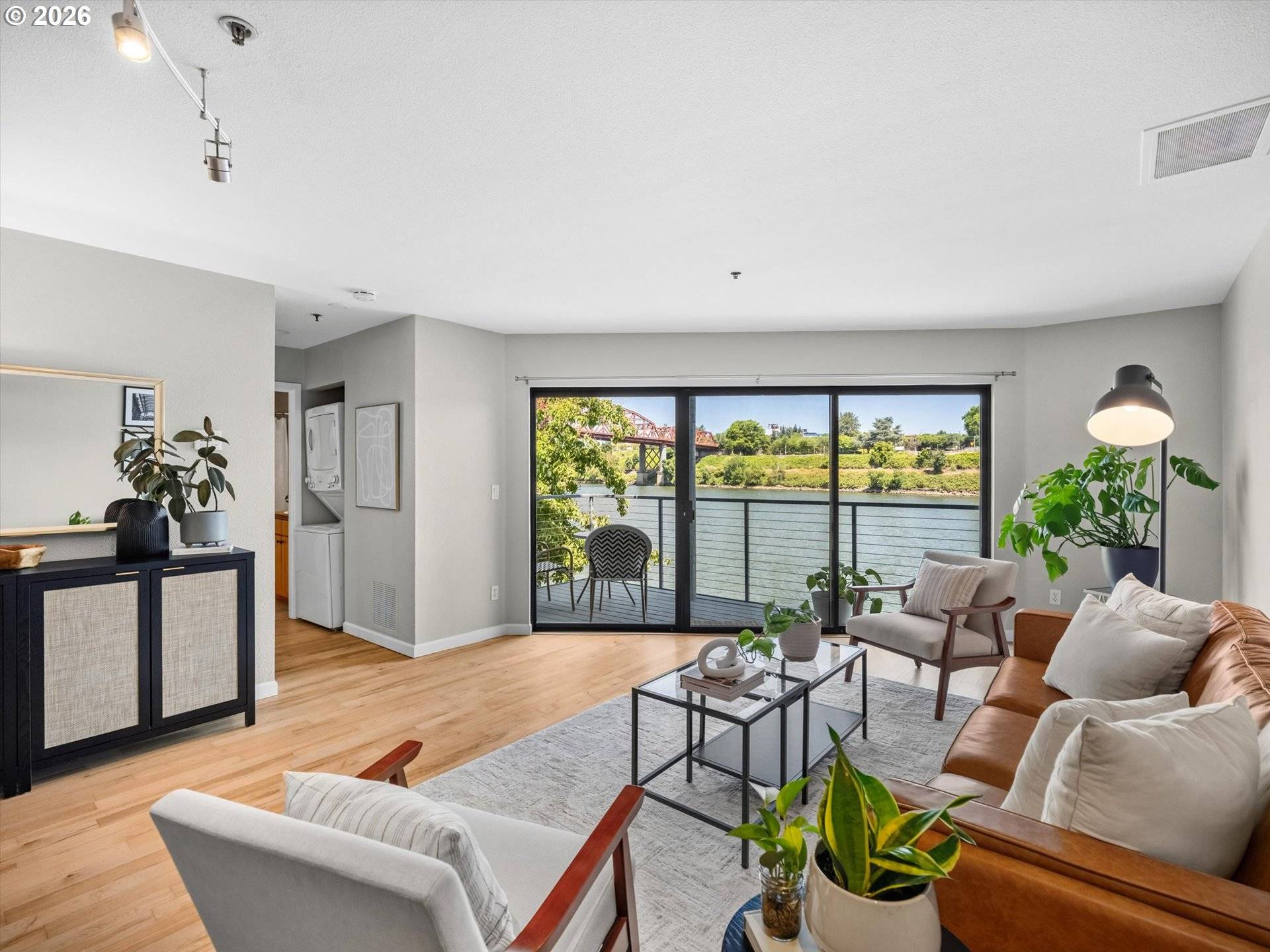 840 NW NAITO PKWY #H12, Portland, OR 97209