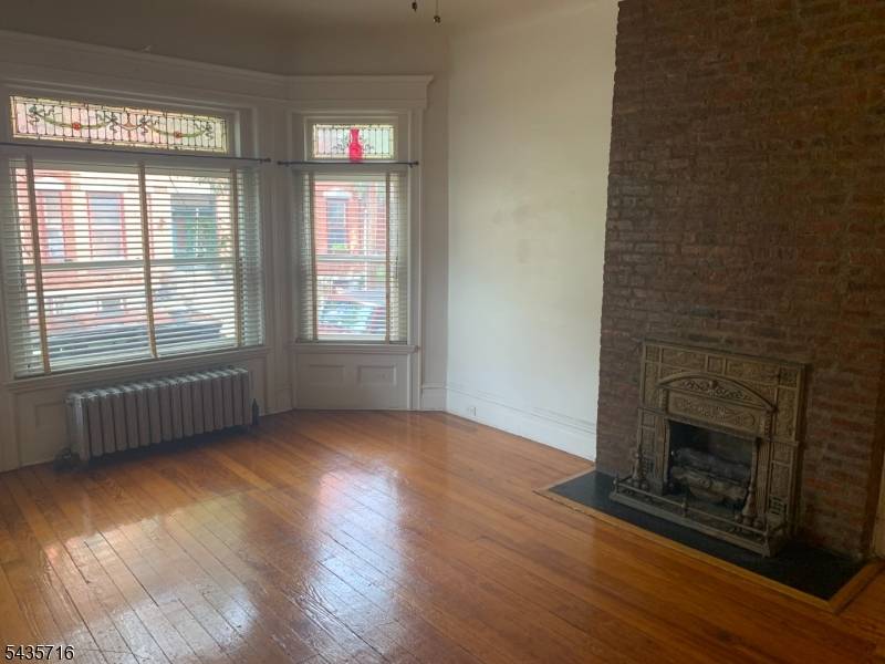 60 James St #1, Newark City, NJ 07102
