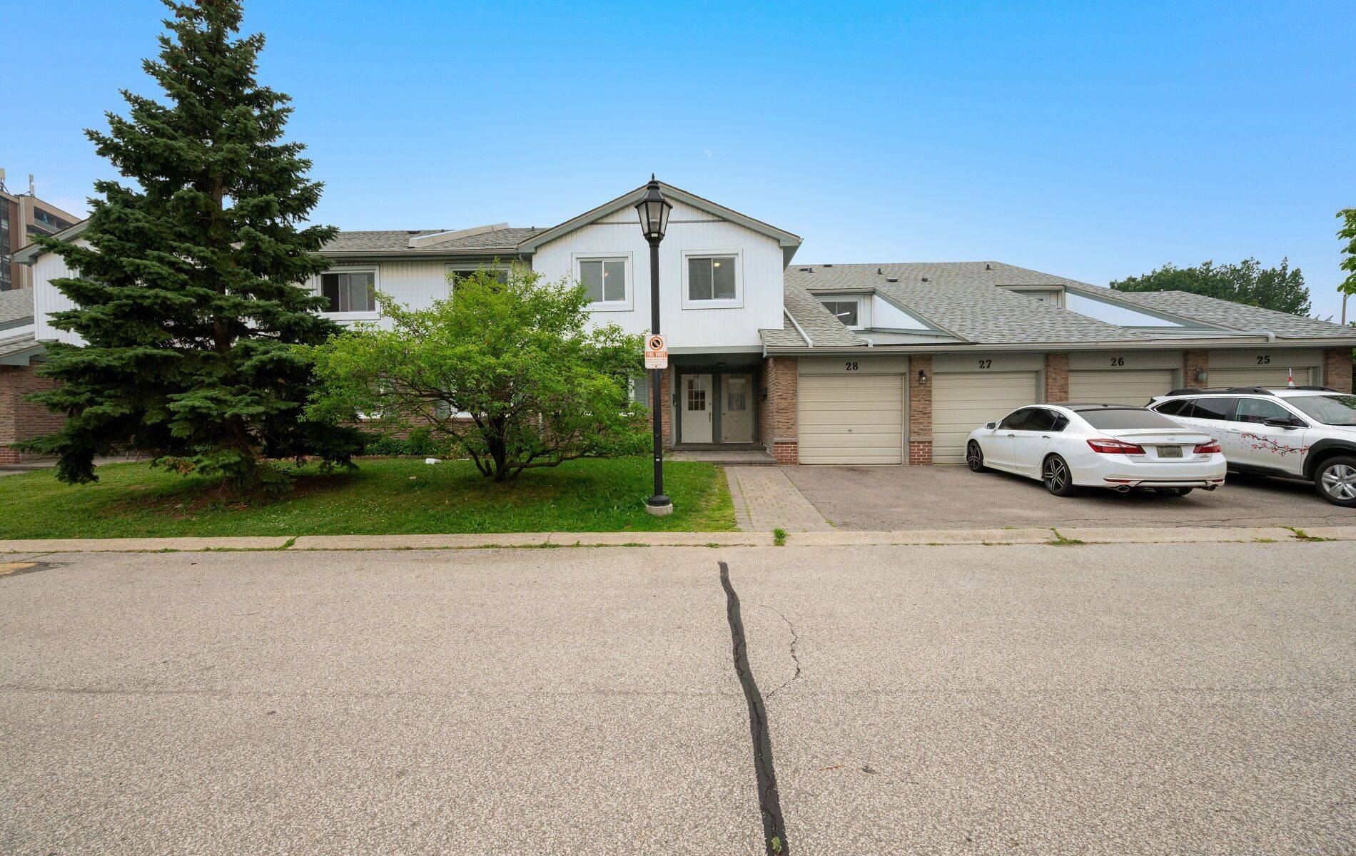 6777 Formentera AVE #28, Mississauga, ON L5N 2M3