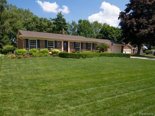 4923 Dusk DR, Shelby Charter Township, MI 48316