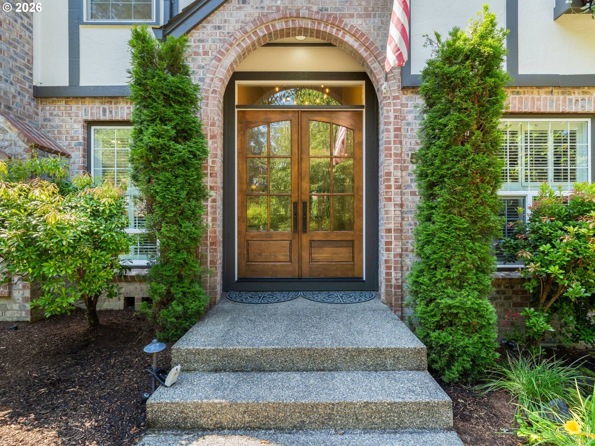 5676 SOUTHWOOD DR, Lake Oswego, OR 97035