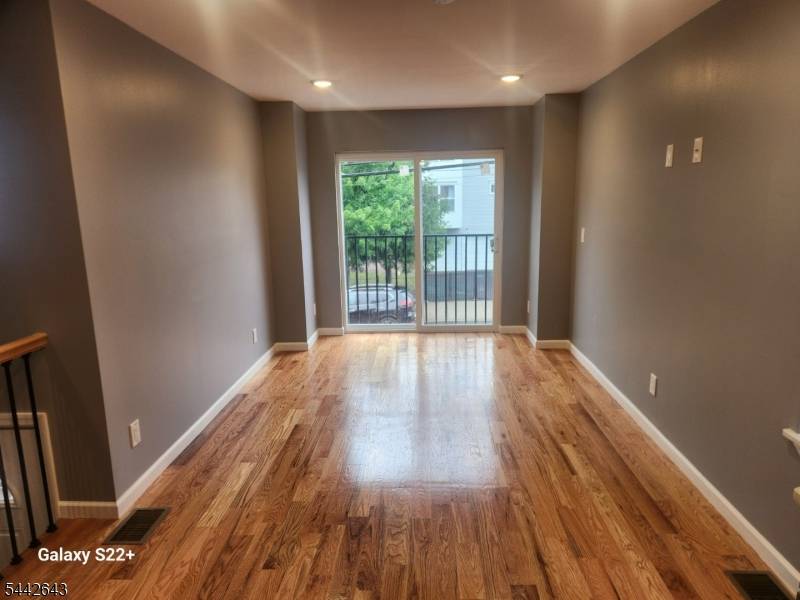 388 S 9Th St #1, Newark City, NJ 07103