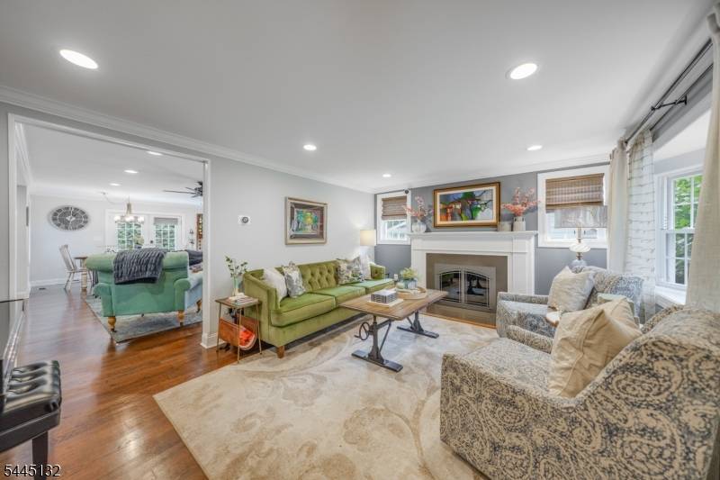 23 Kimball St, Chatham Boro, NJ 07928
