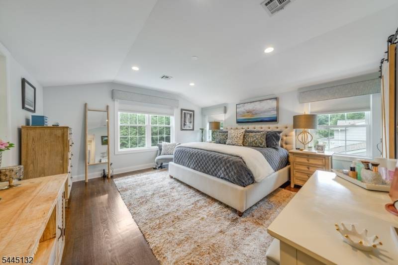 23 Kimball St, Chatham Boro, NJ 07928