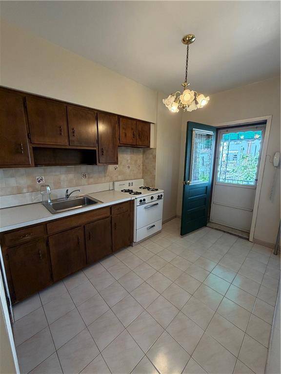 1263 Bay Ridge Pkwy, Brooklyn, NY 11218