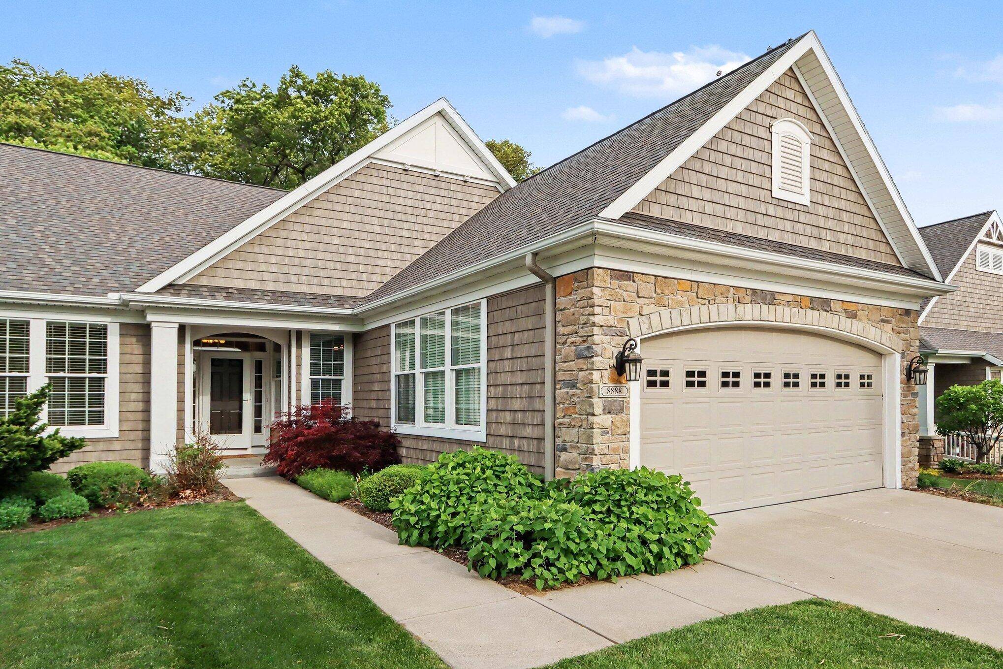 8888 Oakland Hills CIR, Portage City, MI 49024
