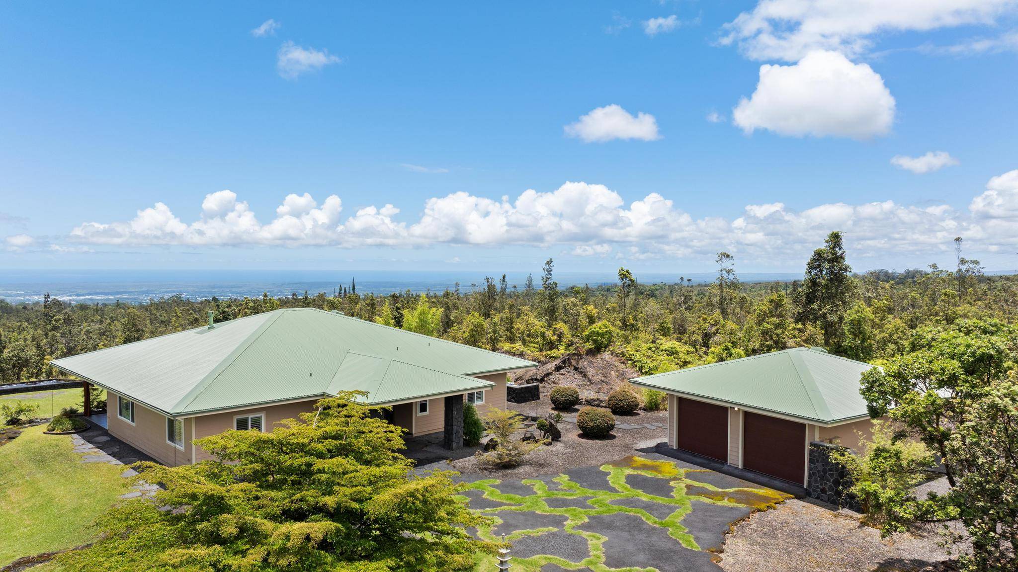 3331 KAUMANA DRIVE, Hilo, HI 96720