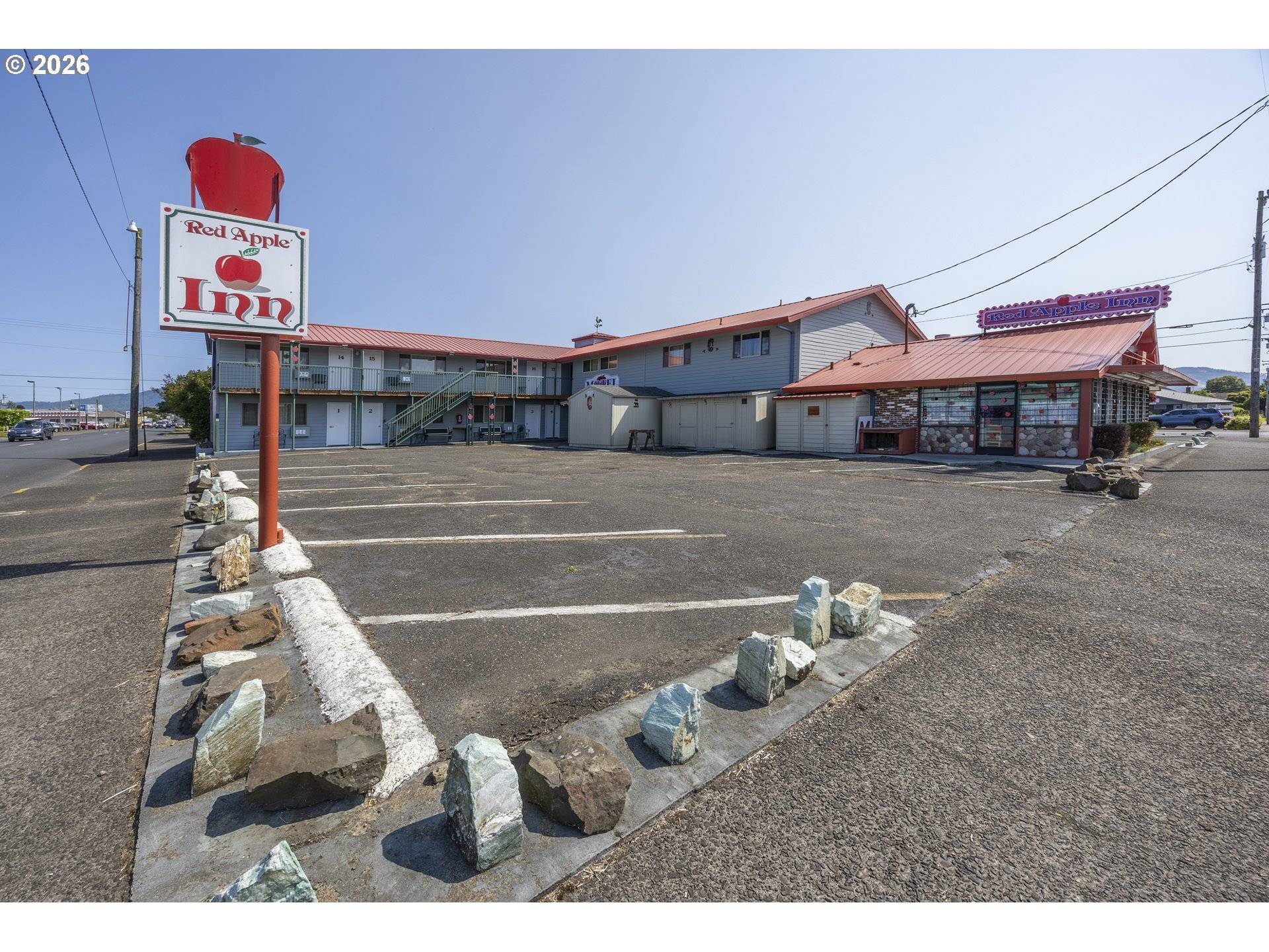 815 MAIN AVE, Tillamook, OR 97141