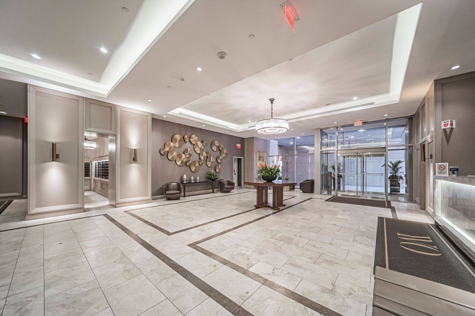 155 Yorkville AVE #2014, Toronto C02, ON M5R 0B4