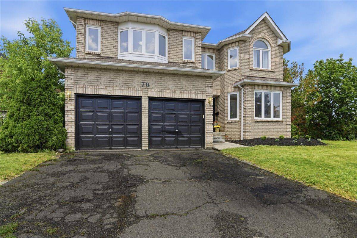 70 Willowbrook DR, Whitby, ON L1R 2A8