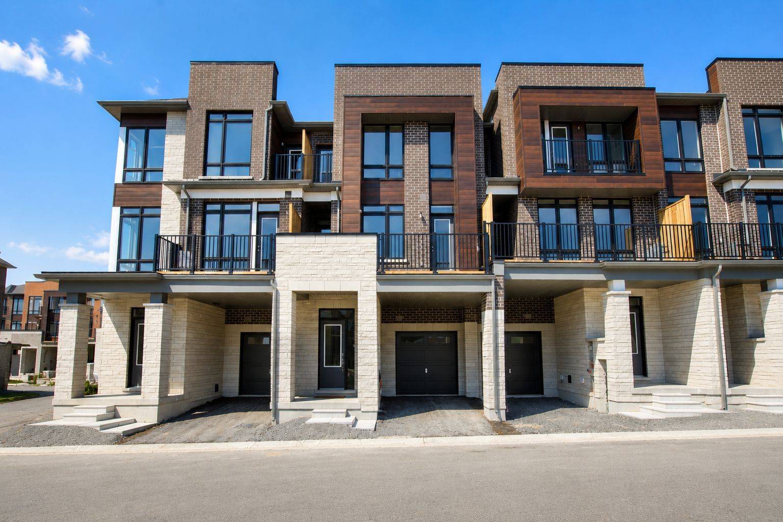 30 Gunton ST, Aurora, ON L4G 7B6