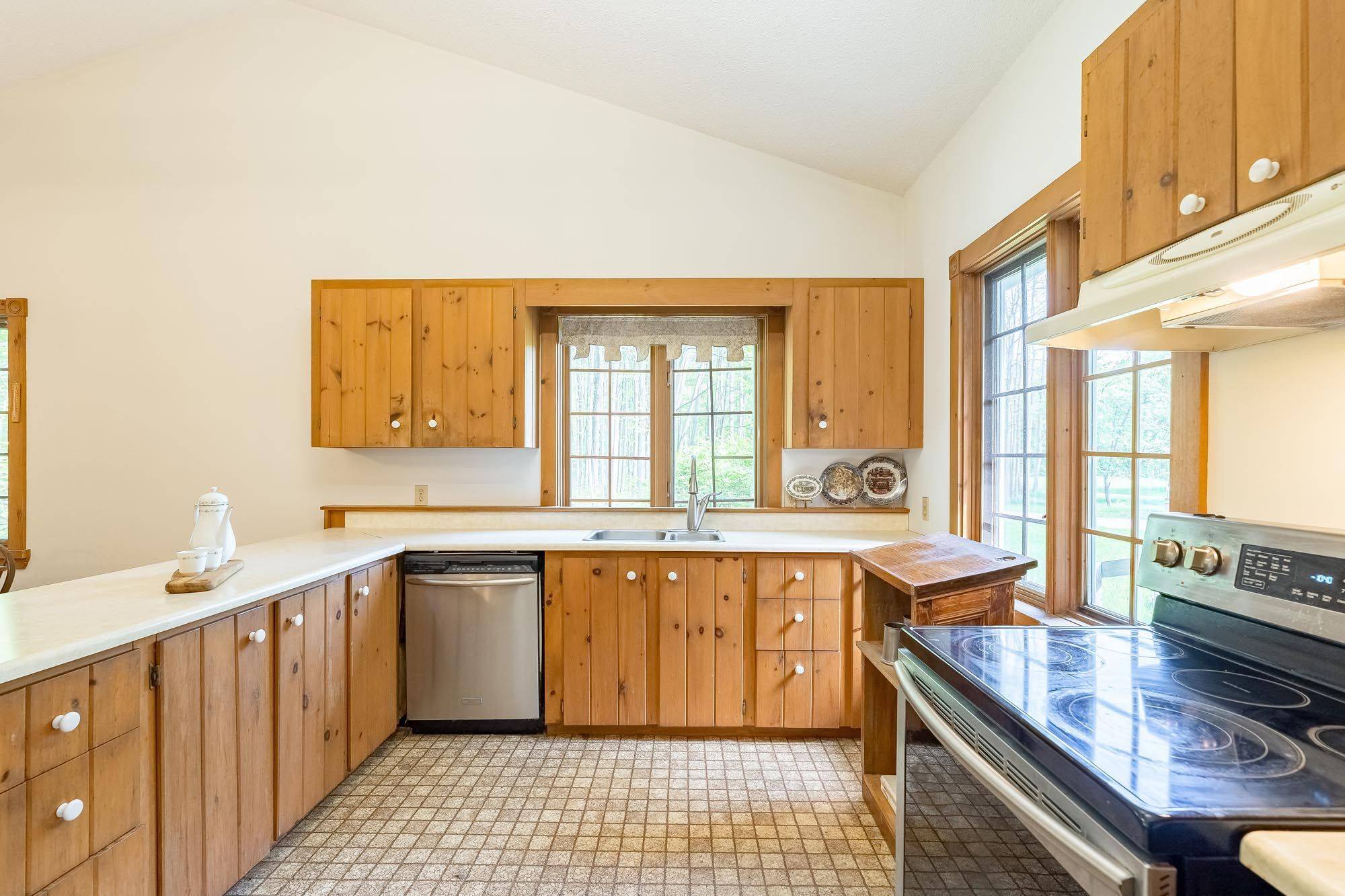 741 Ingram RD, Oro-medonte, ON L0K 1E0