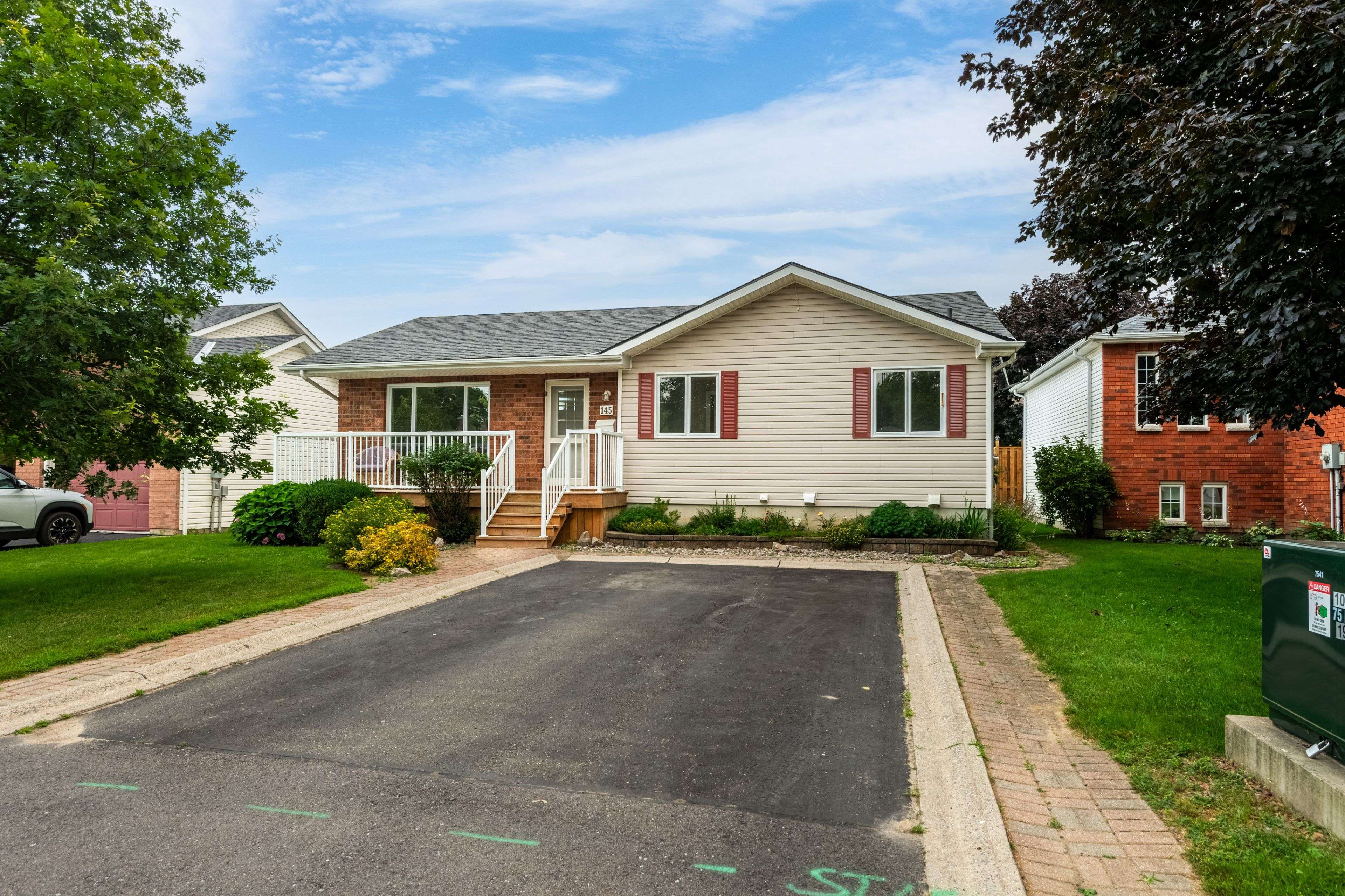 145 Elmwood DR, Gananoque, ON K7G 1P2