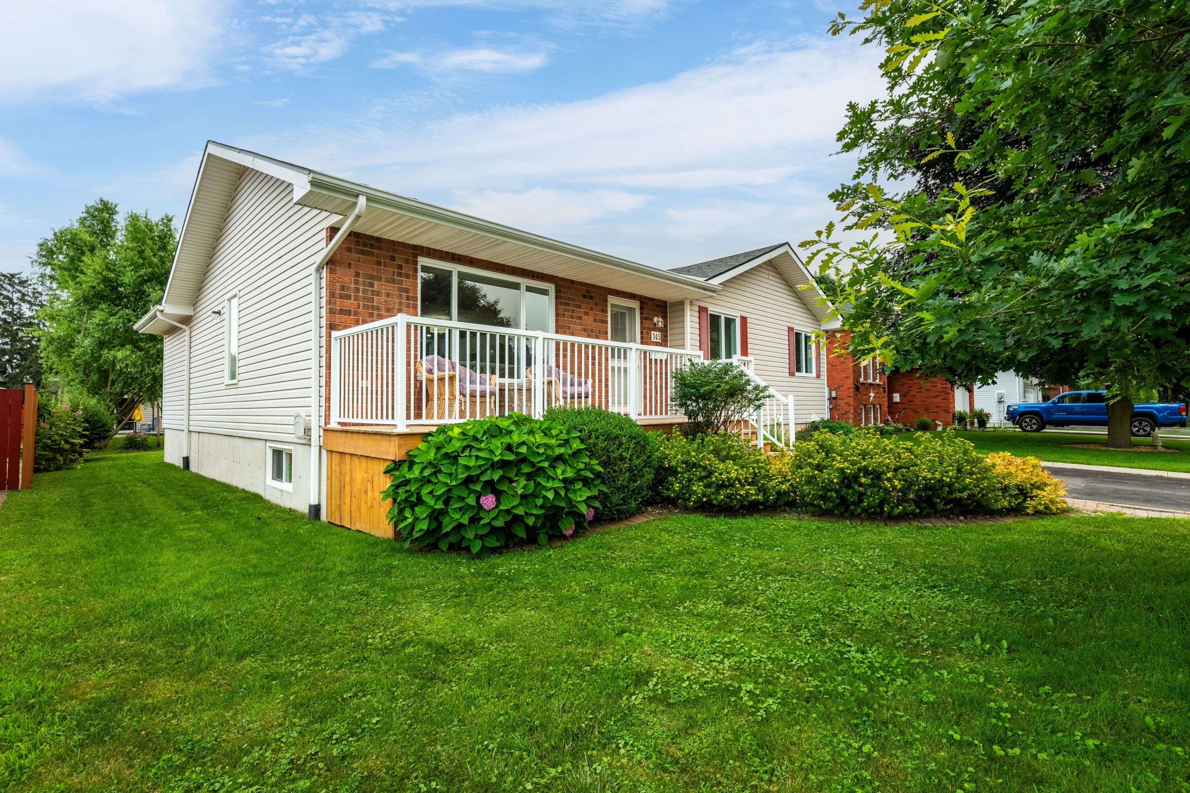 145 Elmwood DR, Gananoque, ON K7G 1P2