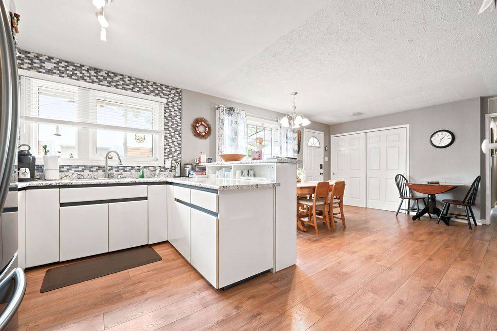 23 Newton CRES, Deep River, ON K0J 1P0