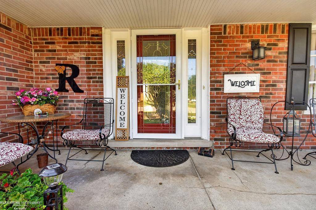 32725 Rugby DR, Warren, MI 48088