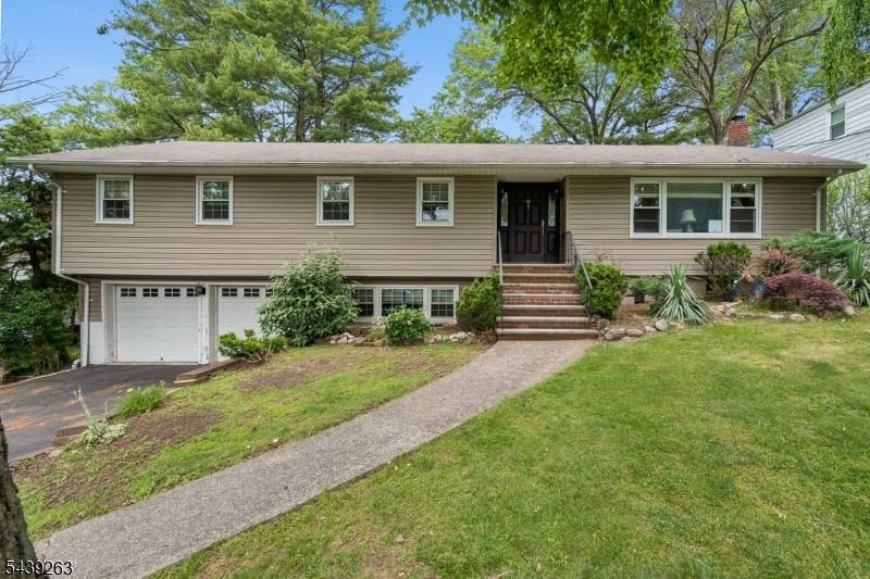 44 Korwel Cir, West Orange Twp., NJ 07052