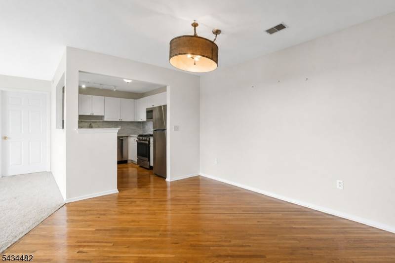 1636 King Ct, Green Brook Twp., NJ 08812