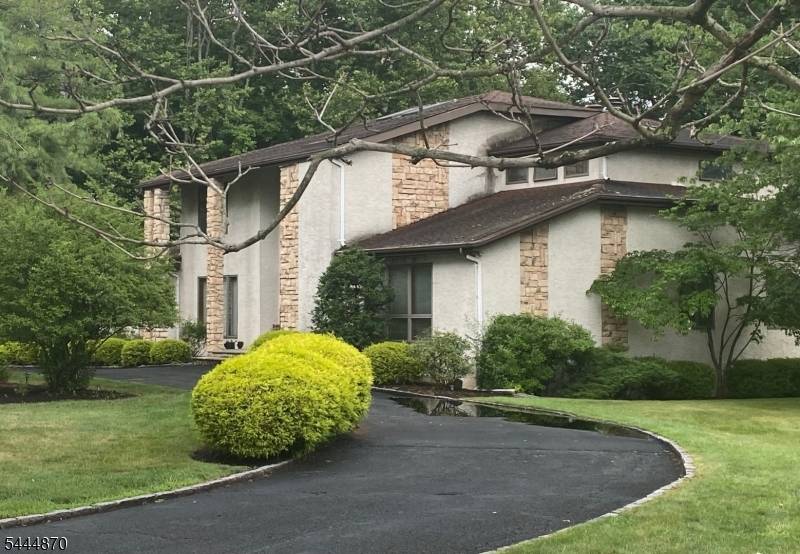 174 Brooklake Rd, Florham Park Boro, NJ 07932