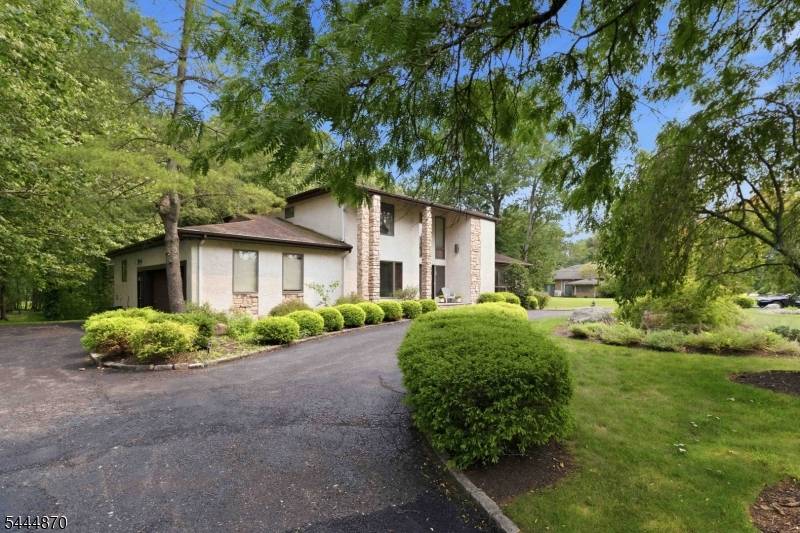 174 Brooklake Rd, Florham Park Boro, NJ 07932