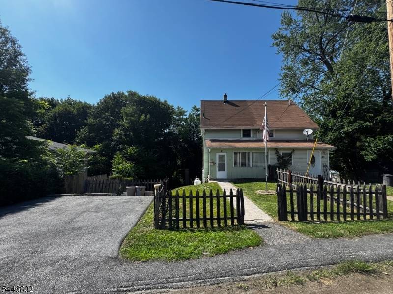 25 Sterling St, Franklin Boro, NJ 07416