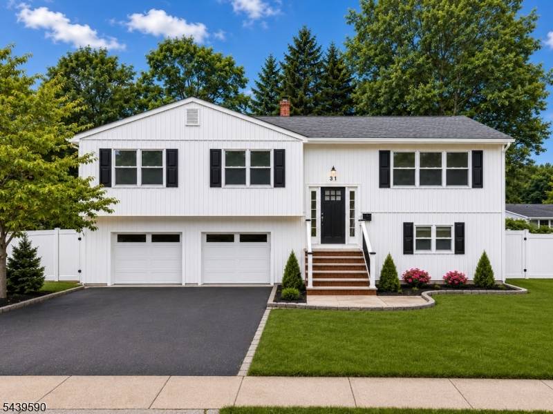 31 Shearn Dr, Middlesex Boro, NJ 08846