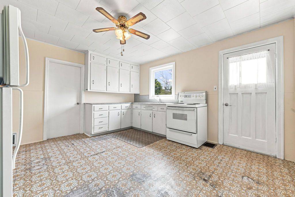 227 Bonnechere ST E, Bonnechere Valley, ON K0J 1T0