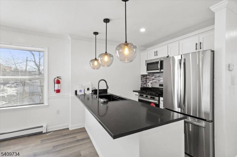 17 Holsman St, Paterson City, NJ 07522