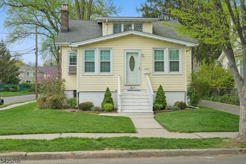 307 Manor Ave, Cranford Twp., NJ 07016