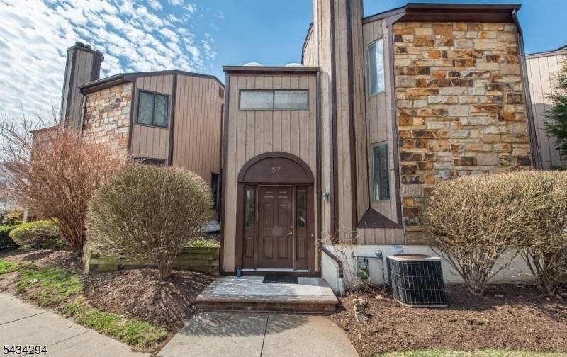 57 Edinborough Ct, Washington Twp., NJ 07840