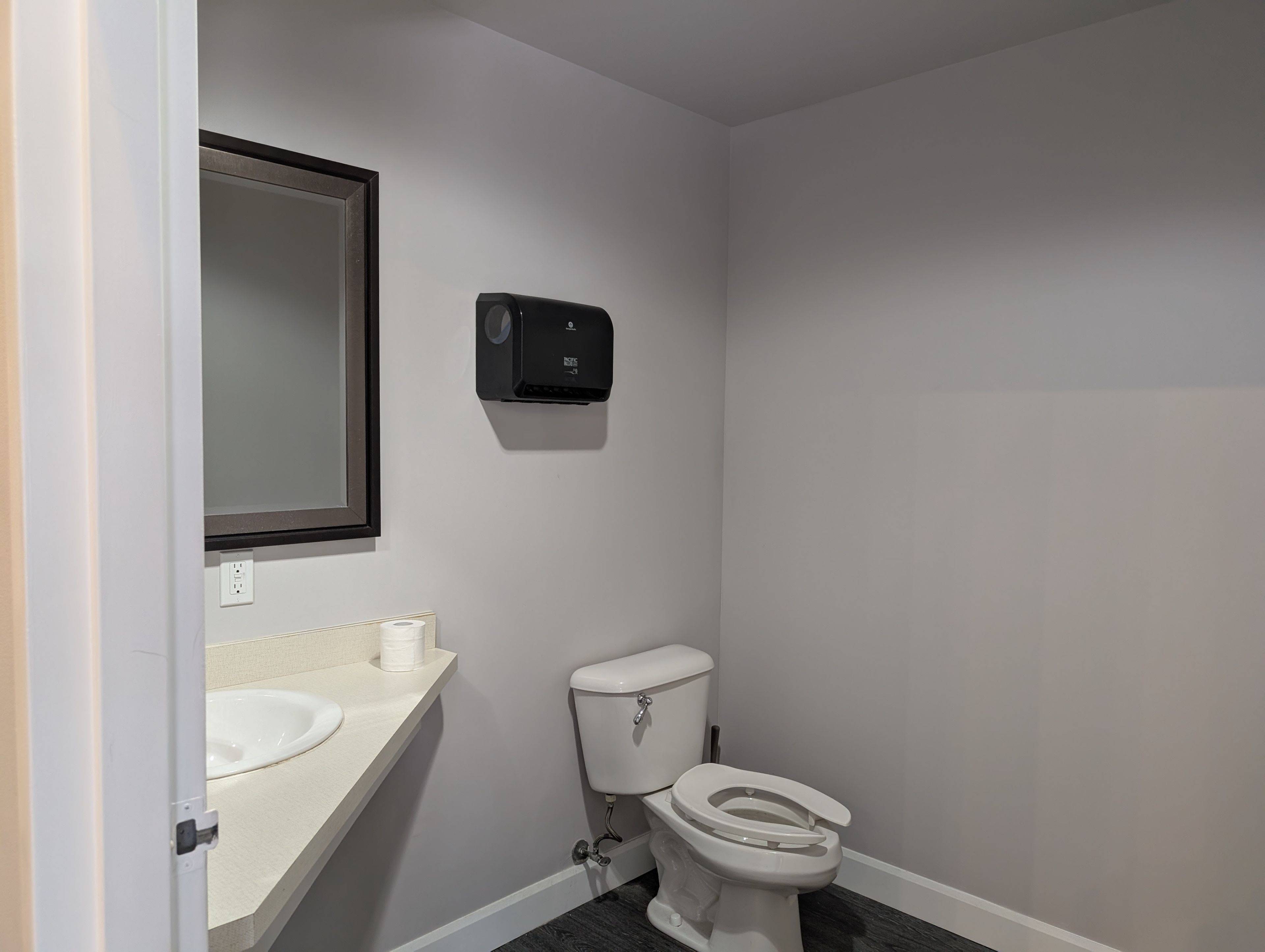 411 Four Valley DR #38, Vaughan, ON L4K 5Y8