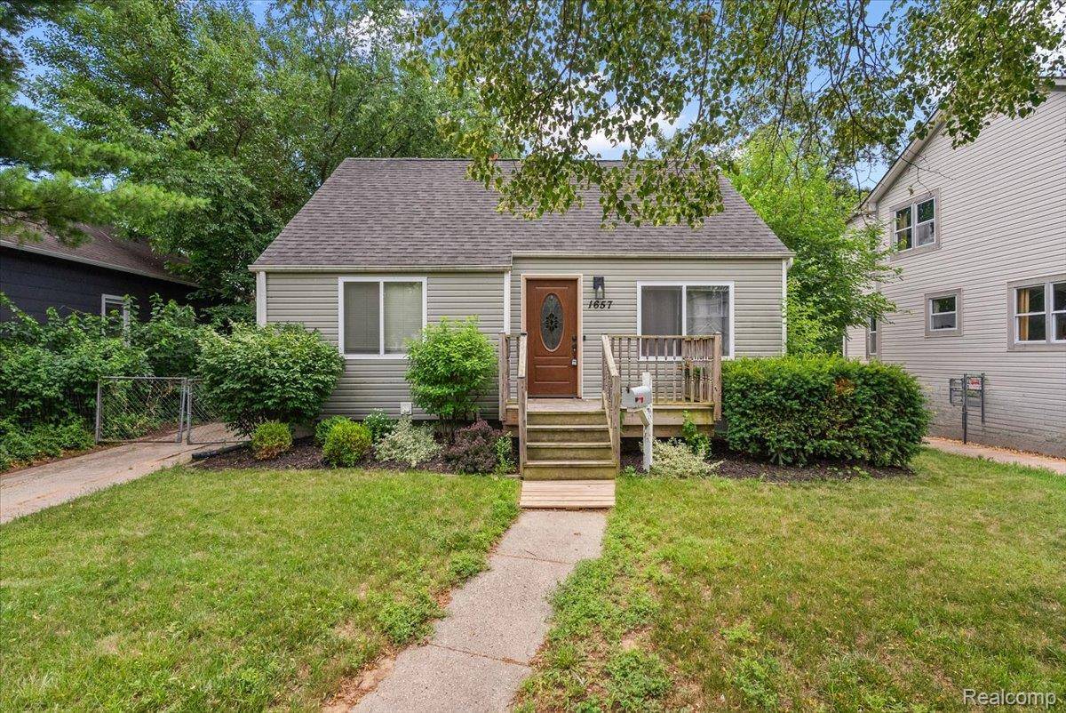 1657 W Troy ST, Ferndale, MI 48220