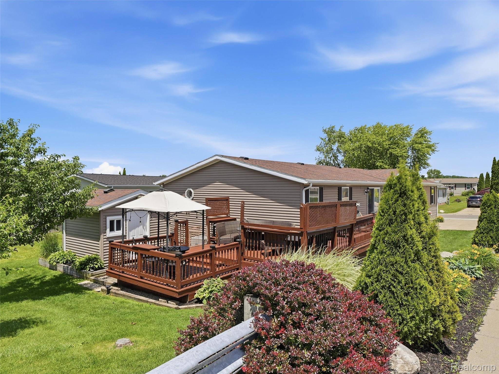9695 Bloomsbury CIR, Salem Township, MI 48167