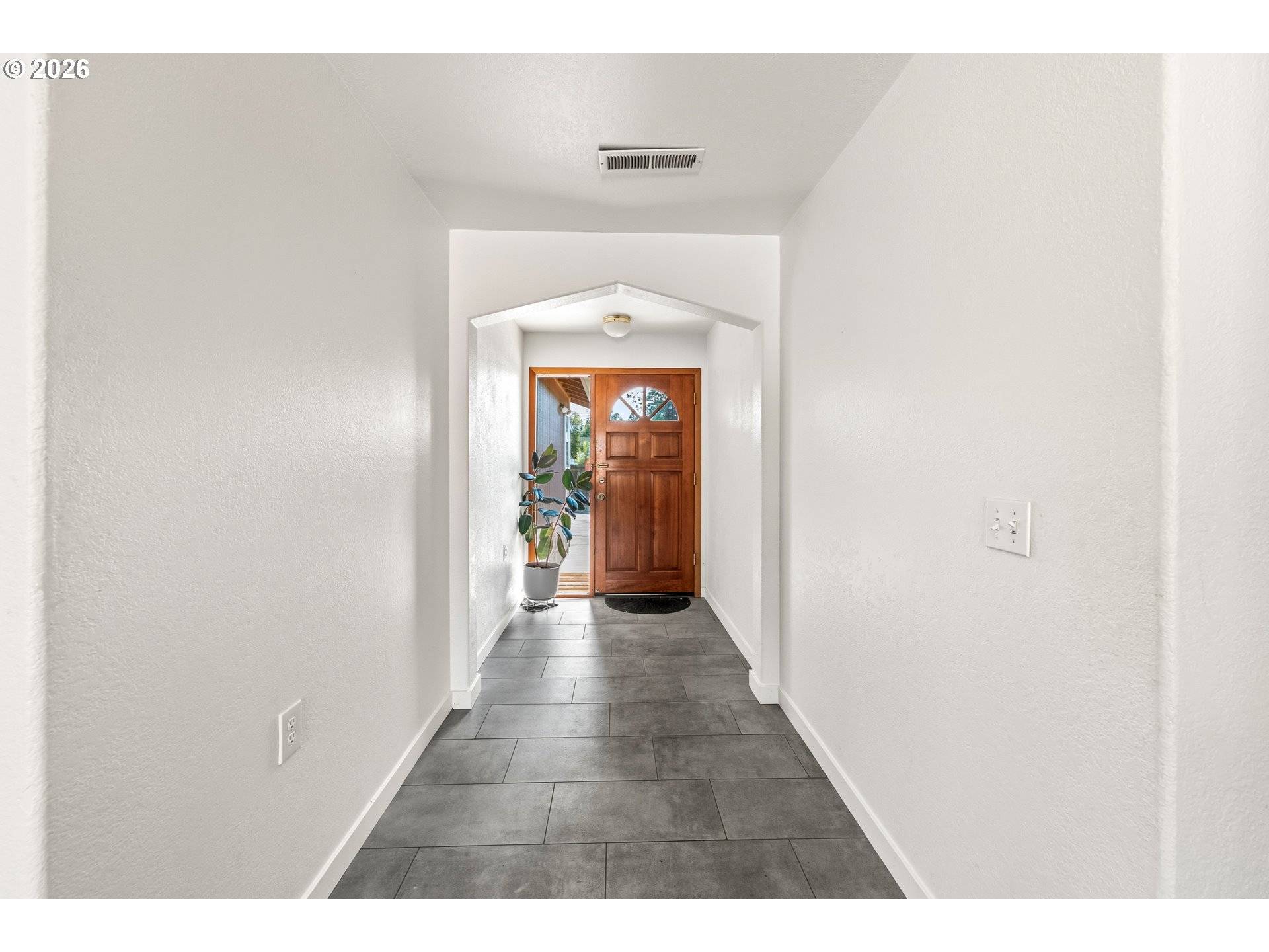 190 NE LOMBARDY DR, Roseburg, OR 97470