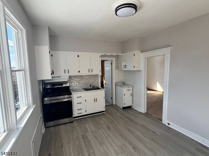 103 Shaw St, Garfield City, NJ 07026