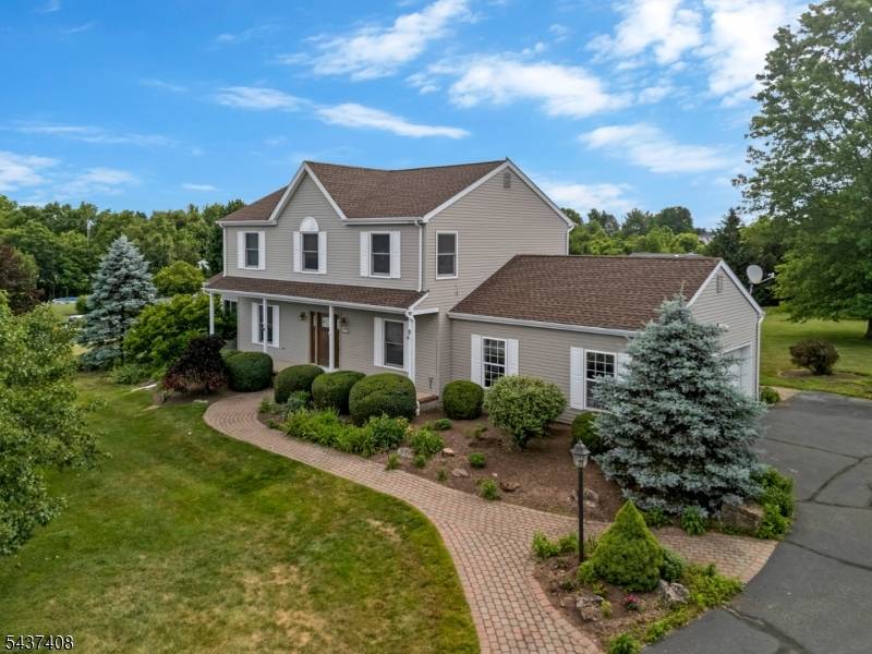 1 Pegasus Ct, Raritan Twp., NJ 08551